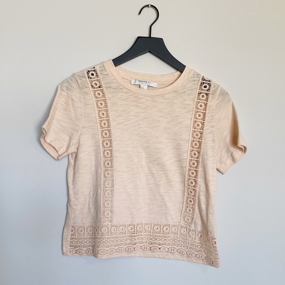 Forever 21 Soft Pink Eyelet Short Sleeve Top Size Small